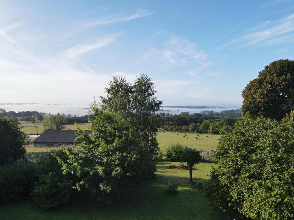 Chambre Dhotes B&B Le Figuier Benayes Exteriör bild